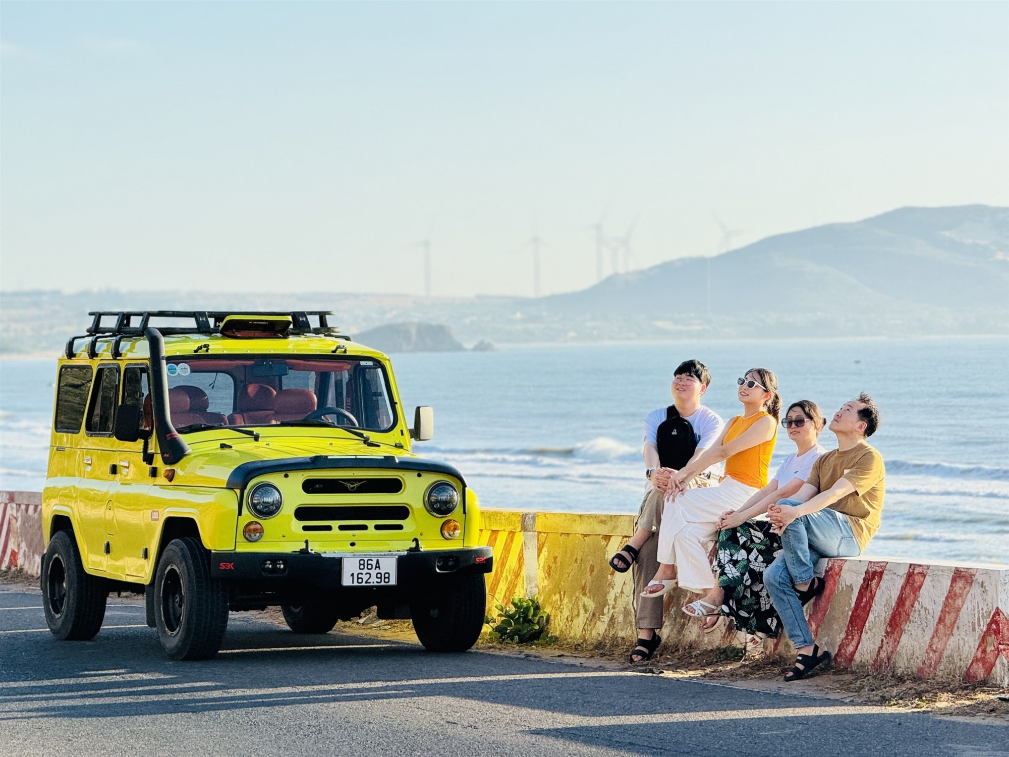 Thuê Xe Jeep Mũi Né Khung Giờ Nào Đẹp Nhất? Kinh Nghiệm Chọn Bình Minh Hay Hoàng Hôn